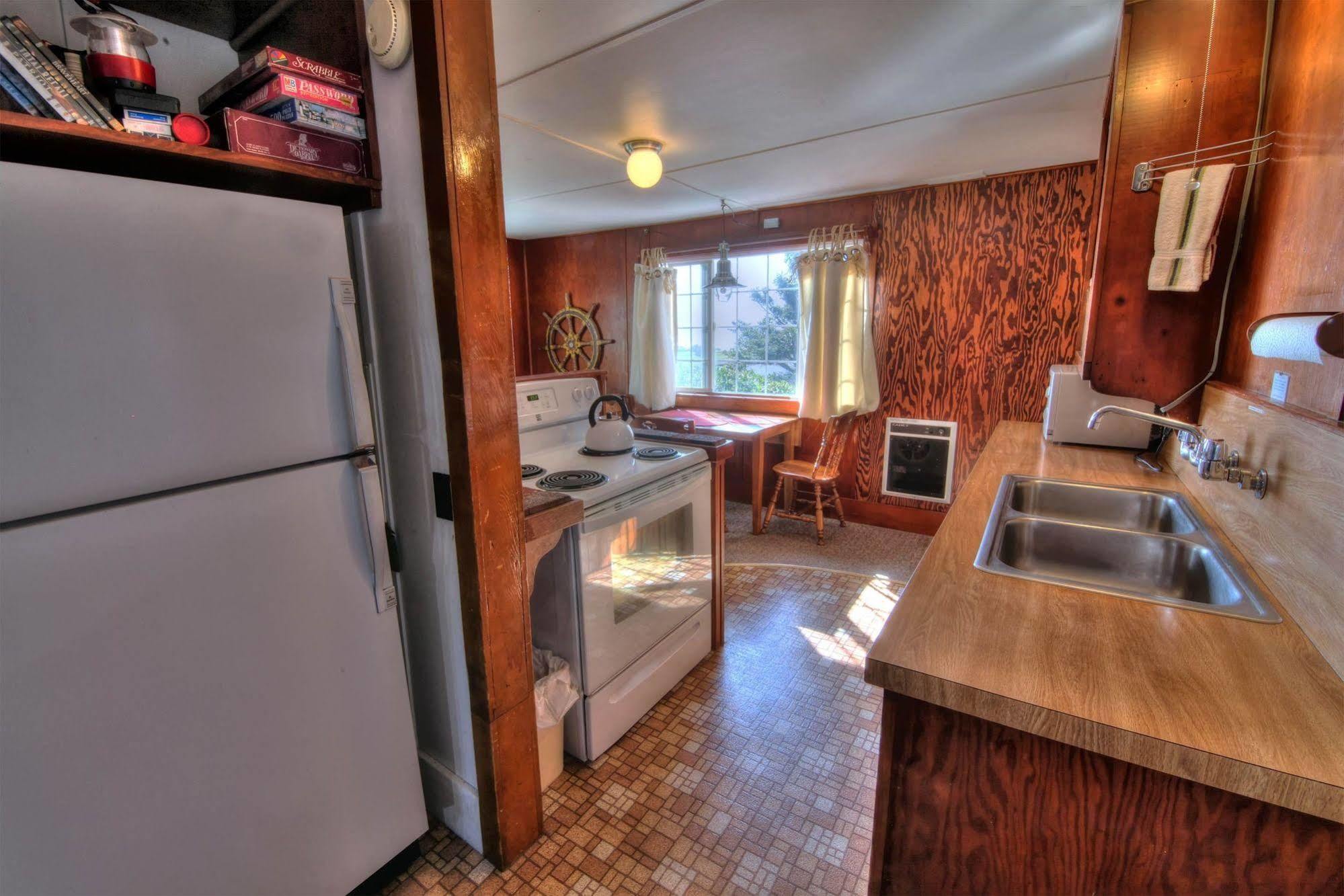 The Rock Park Cottages Yachats Exterior photo