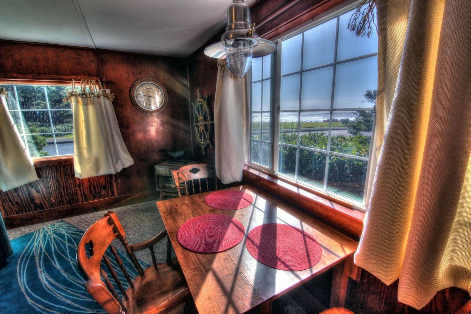 The Rock Park Cottages Yachats Exterior photo